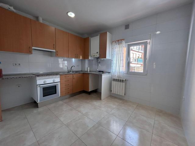 Amplio y Luminoso Piso Reformado en San Sebastián de los Reyes por €1200
