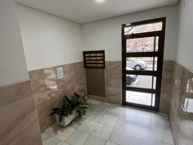 Amplio y Moderno Piso en Carolinas Altas, Alicante Ideal para Entrar a Vivir