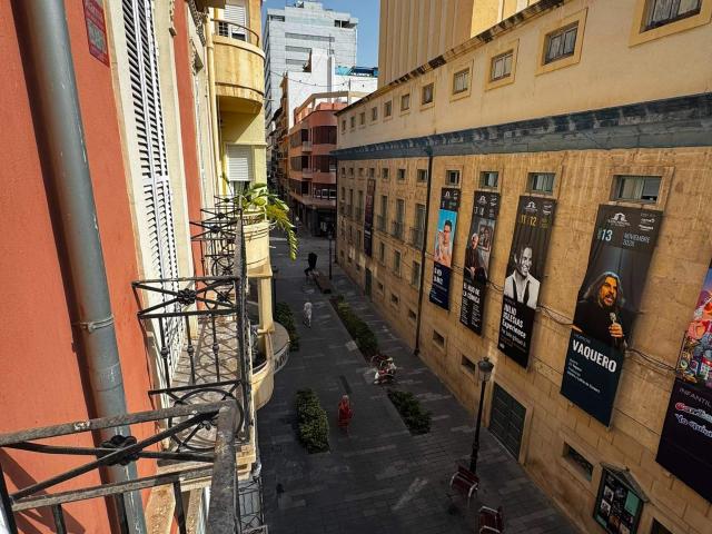 Amplio y Moderno Piso en Alquiler en el Corazón de Alicante