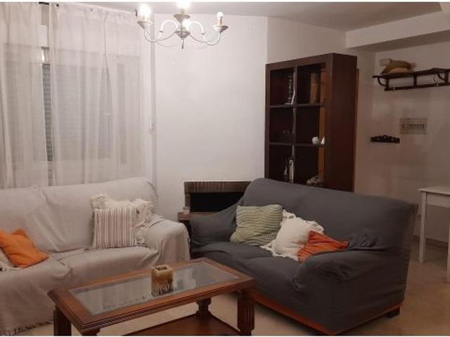 Amplio y Moderno Piso en Granada, Ideal para Estudiantes