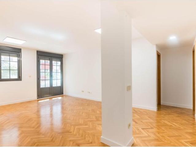 Amplio y Moderno Piso en Juan Carlos I, Murcia Ideal para Entrar a Vivir