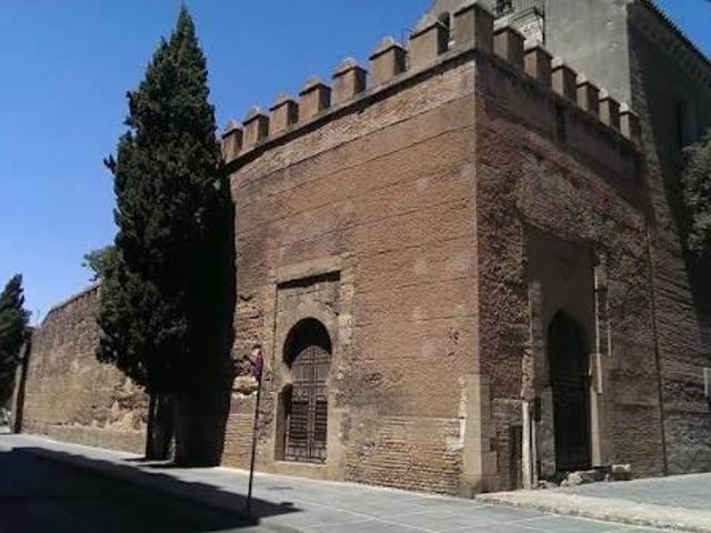 AMPLIO Y MODERNO PISO JUNTO A PUERTA DE CÓRDOBA CON TRASTERO INCLUIDO