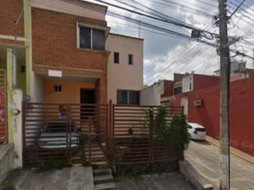 Amplia Construcción en Privada