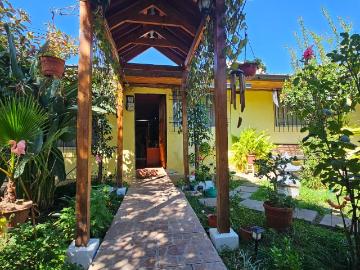 Amplia Casa 3 Dormitorios, Las Acacias, la Florida
