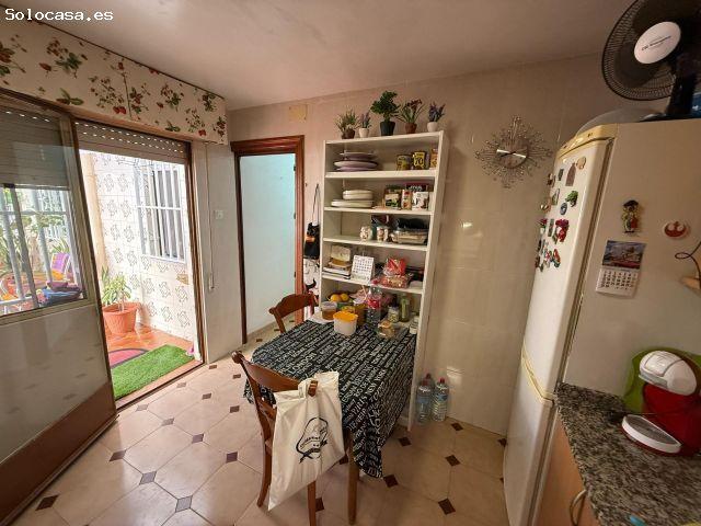 Amplia Casa Adosada en el Corazón de Águilas ¡Oportunidad Única! ?