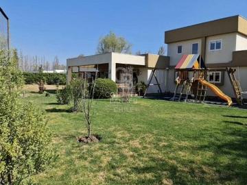 Amplia Casa con Multicanchas Algarrobal II Chicureo