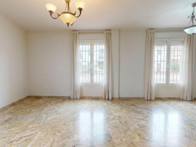 Amplia Casa con sotano en Villafranca, Córdoba Ideal para Entrar a Vivir