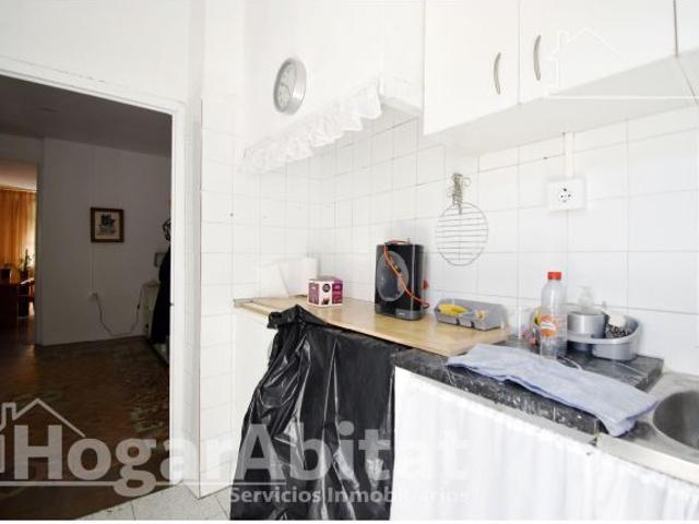 AMPLIA CASA CON TERRAZA Y BALCÓN, CERCA DE LA AV DEL GRAU Y DEL CENTRO