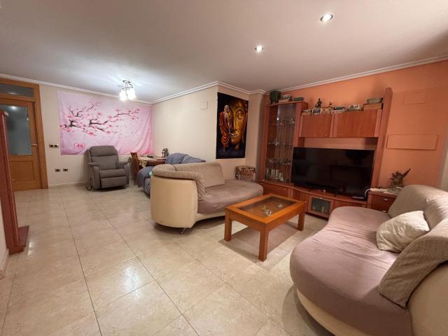 Amplia casa con terraza privada y gran salón en La Vilavella Muy cerca de Nules
