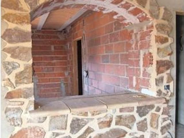 Amplia Casa con Terreno Rústico en Ricote por solo €100,000