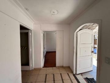 Amplia Casa de 405 M² Totales 1745 | Dormitorios por 15000.00 en Providencia