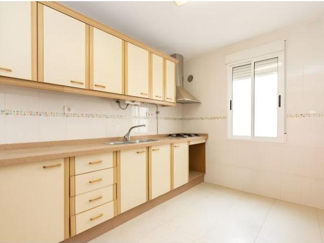 Amplia casa de 182 m2 en el centro de Molvízar