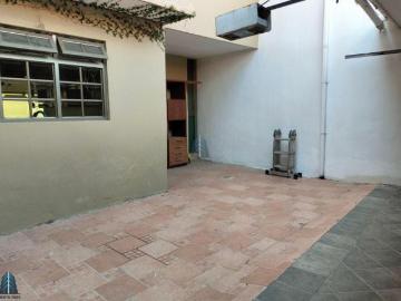 Amplia Casa de 2 Niveles en Col España