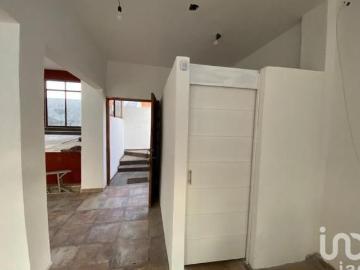 AMPLIA CASA DE UNA PLANTA CON GRAN JARDIN EN FRACCIONAMIENTO DE JIUTEPEC, MORELOS