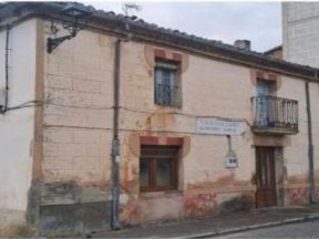 Amplia Casa de Pueblo en Villadiego Oportunidad para Reformar