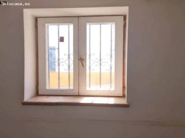 Amplia casa de pueblo para REFORMA INTEGRAL en calle San Jacinto 4 de Oliva
