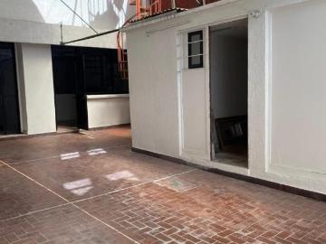 Amplia casa en VENTA a dos calles de Juzgado San Lázaro en CDMX, Venustiano Carranza