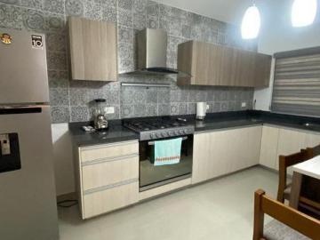 Amplia casa en venta acabados de lujo cerca de playa Mazatlán