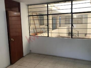 Amplia casa en venta cerca de parque campamento 2 de octubre