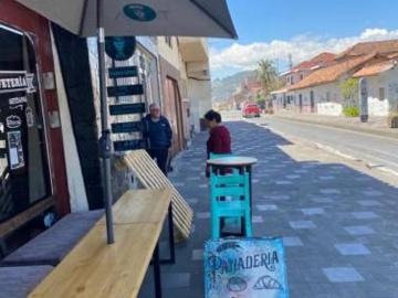 Amplia casa en venta comercial y residencial en la Calle Larga con vista al Barranco