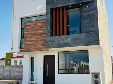 AMPLIA CASA EN VENTA CON 3 RECAMARAS EN SAN ANTONIO, PRINCIPALES VIAS DE PACHUCA
