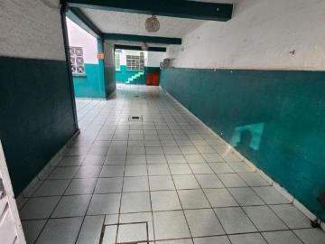 AMPLIA CASA EN VENTA CON EXCELENTE UBICACIÓN