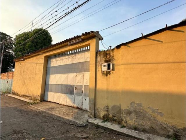 Amplia Casa en Venta El Limón