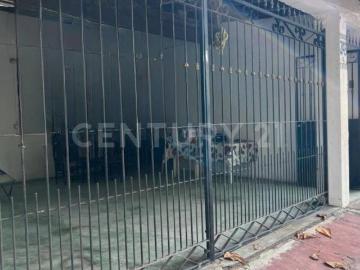 Amplia casa en venta en el centro de Tecomán