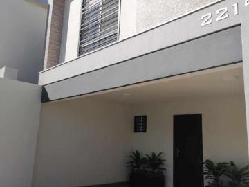 AMPLIA CASA EN VENTA EN GUADALUPE, con BONO de descuento!
