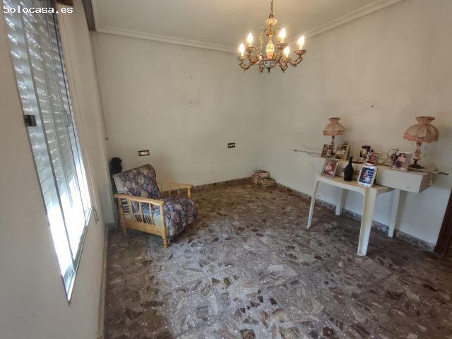 Amplia casa en venta en Los Montesinos