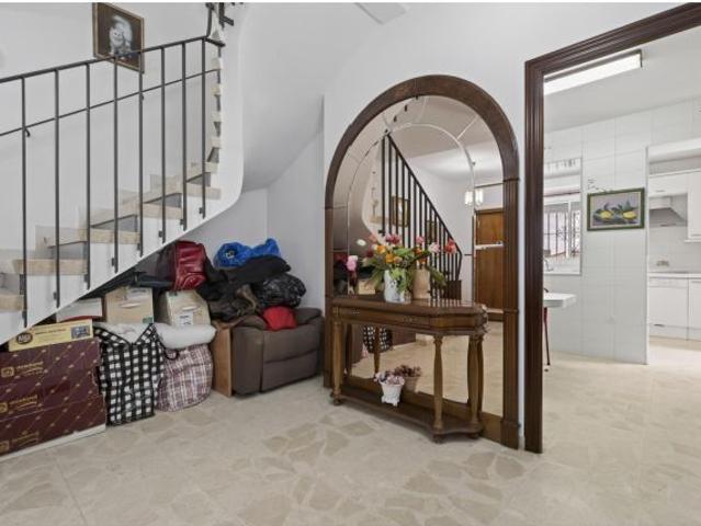 Amplia Casa en Venta en Luis Montoto Santa Justa, Sevilla