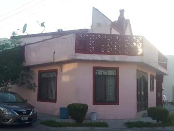 Amplia casa en venta en Misión de San José en Apodaca, N. L. 27 CV 5144 en fraccionamiento privado