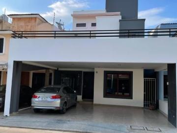 AMPLIA CASA EN VENTA FRAC. PASO REAL