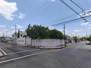 AMPLIA CASA EN VENTA MERIDA CENTRO MIRAFLORES AVC 2645
