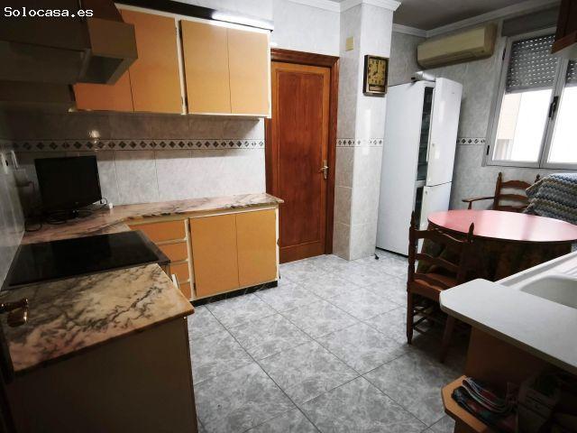 Amplia Casa en Almansa Ideal para Entrar a Vivir por €165,000