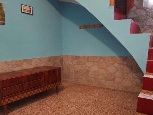 Amplia Casa en Alcanar con Terraza Espaciosa
