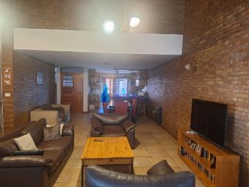 Amplia casa en barrio bombal sur