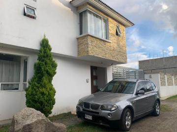 Amplia casa en Capultitlan Centro