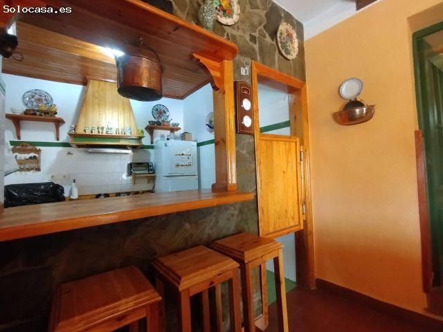 Amplia Casa en el Corazón de Abrucena con Magníficas Vistas ?