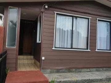 Amplia casa en Isla Teja, | 4 Dormitorios por 320000. 00 en Valdivia