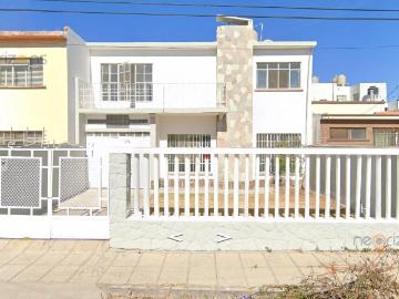 Amplia Casa en Renta en Colonia Tequisquiapan con Habitaciones en planta baja
