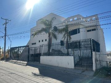 Amplia casa en renta fraccionamiento los Remedios