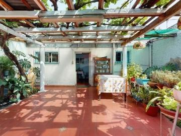 ¡Amplia casa esquina! 5 Dormitorios por 159000. 00 en Conchalí