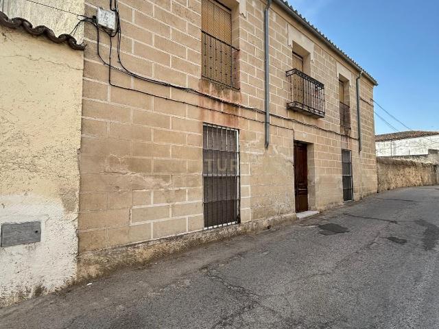 Amplia casa independiente con gran parcela en Huertas de Ánimas, Trujillo