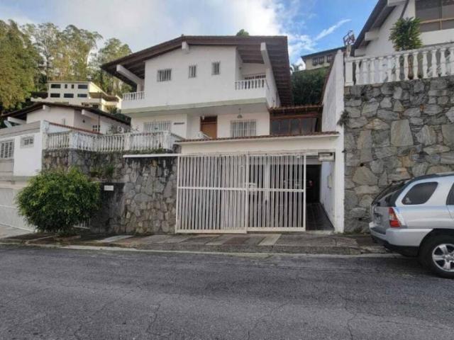 Amplia casa para la venta ubicada en Los Naranjos del Hatillo /#MS