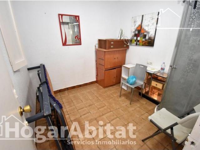 AMPLIA CASA PARA REFORMAR CON 7 DORMITORIOS EN EL CENTRO