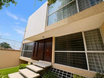 Amplia casa para remodelar a 100 m del Periferico