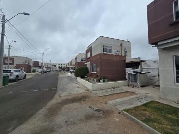 Amplia En Condominio Privado, Los arandanos, La Serena. 3 Dormitorios por 3700.00 en La Serena