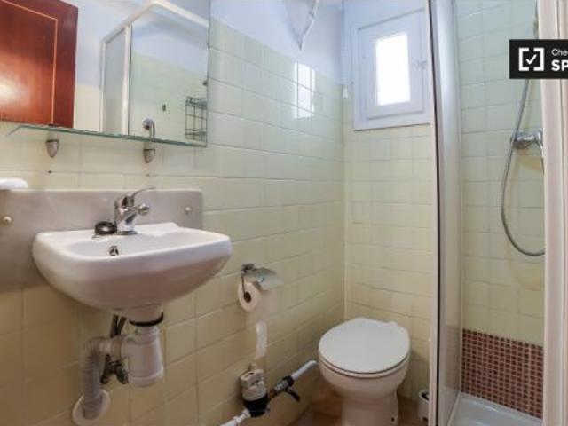 Amplia habitación en un apartamento de 6 dormitorios, Quatre Carreres