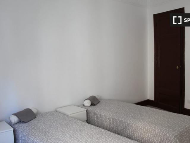 Habitación en piso de 6 habitaciones en Sant Pere Santa Caterina